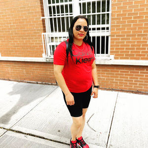 Meet your Posher, Raquel